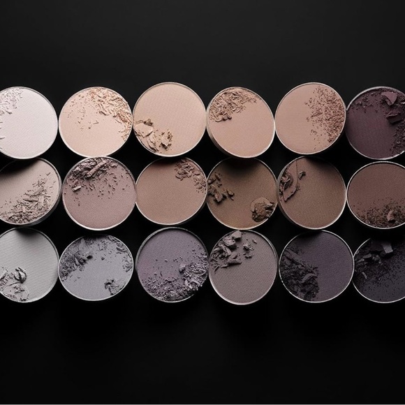 Morphe ~ ‘18CT MATTE ESSENTIALS’ Artistry Eyeshadow Palette ~ Full Size ~ NIB - Picture 3 of 16